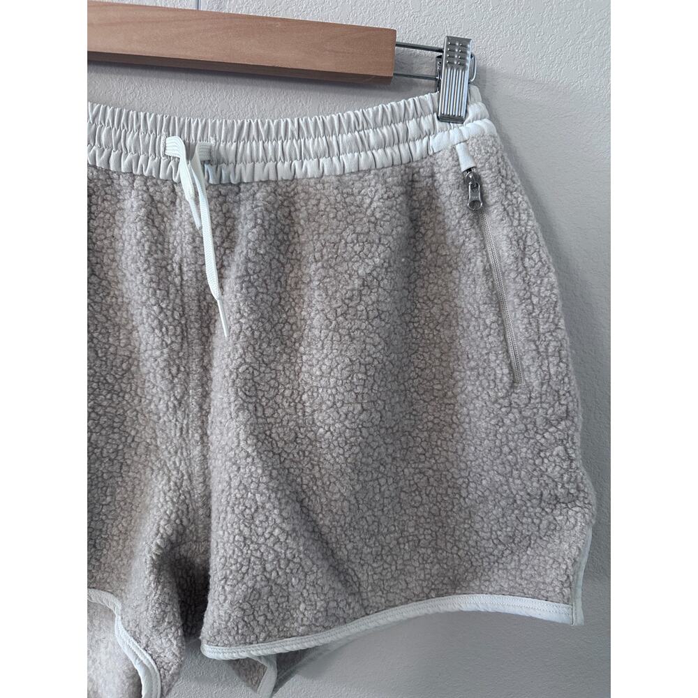 Outdoor Voices size small MegaFleece athletic workout Shorts in Oatmeal - Picture 3 of 6
